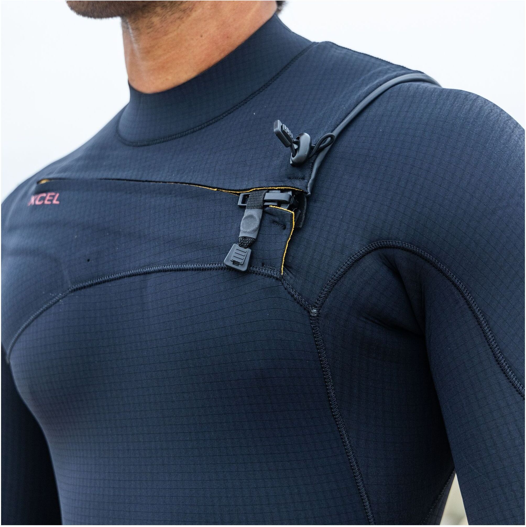 2025 Xcel Mens Infiniti 5/4mm Hooded Chest Zip Wetsuit MN54ZLH4